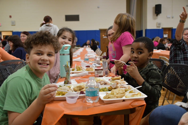 SPC students enjoy Thanksgiving lunch